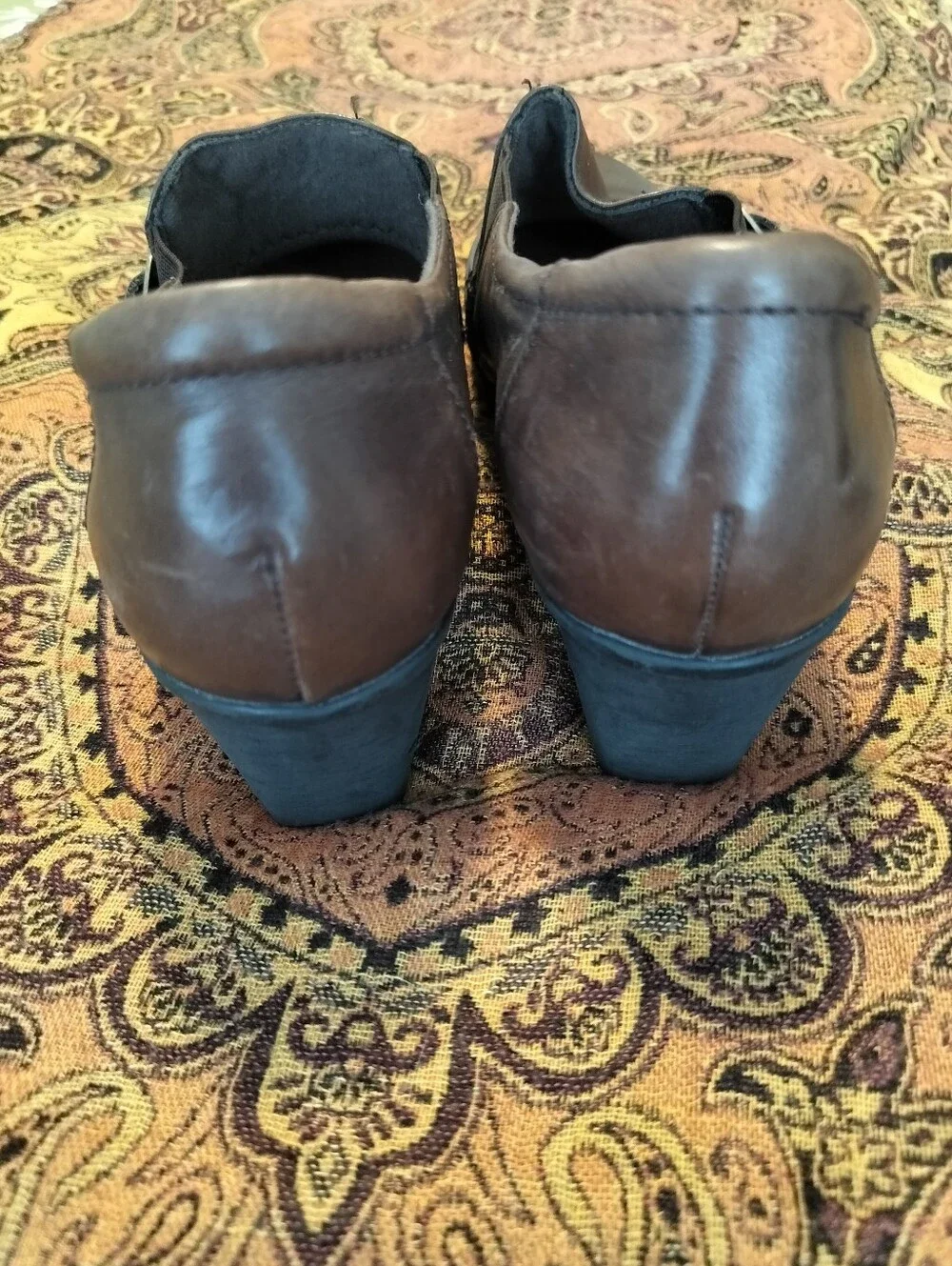 Earth Origins Women's 9m McLean Brown Leather Comfort Shooties Heeled Booties